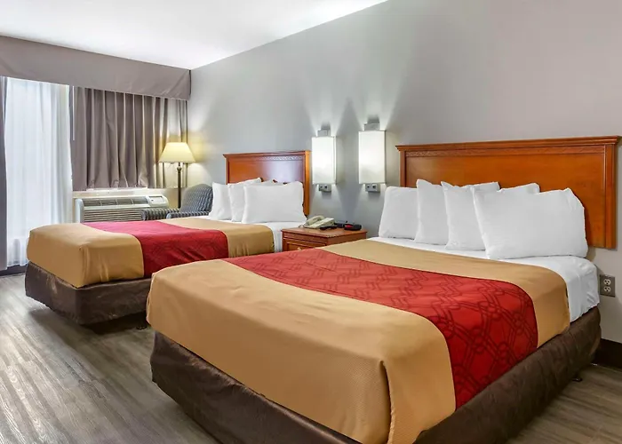 Econo Lodge & Suites Southern Pines