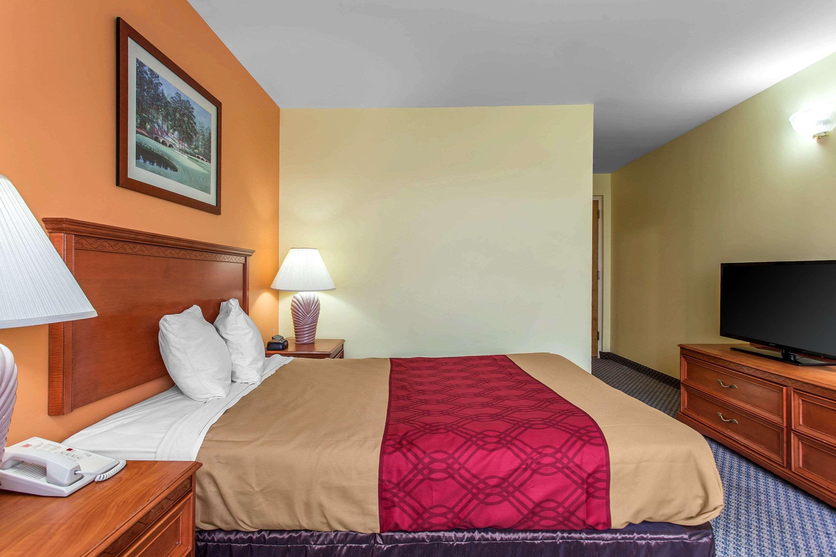 Econo & Hotel Southern Pines