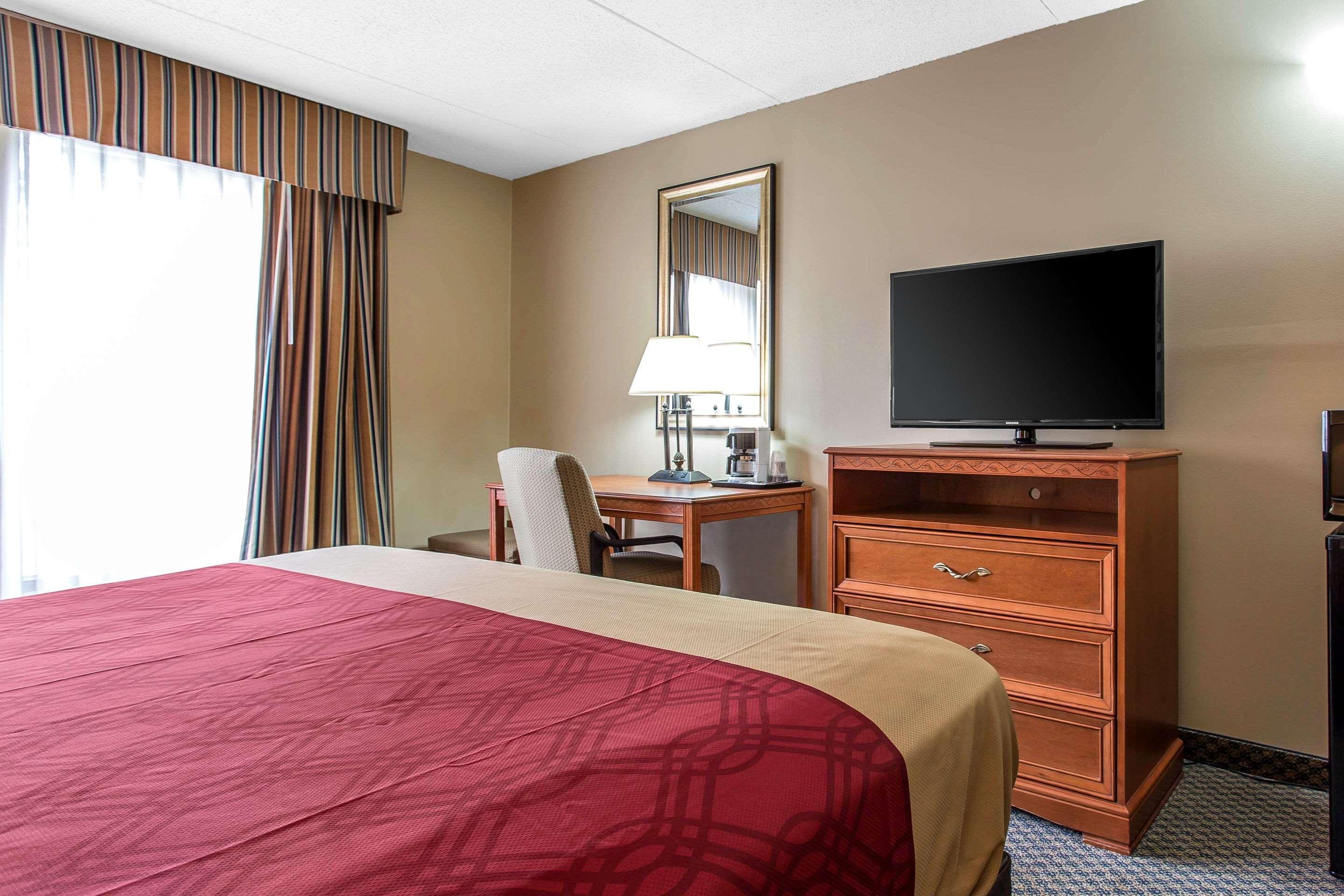 Econo & Hotel