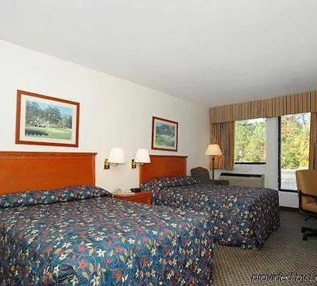 Econo Lodge & Suites Southern Pines 