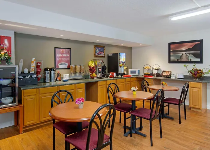 Econo Lodge & Suites Southern Pines