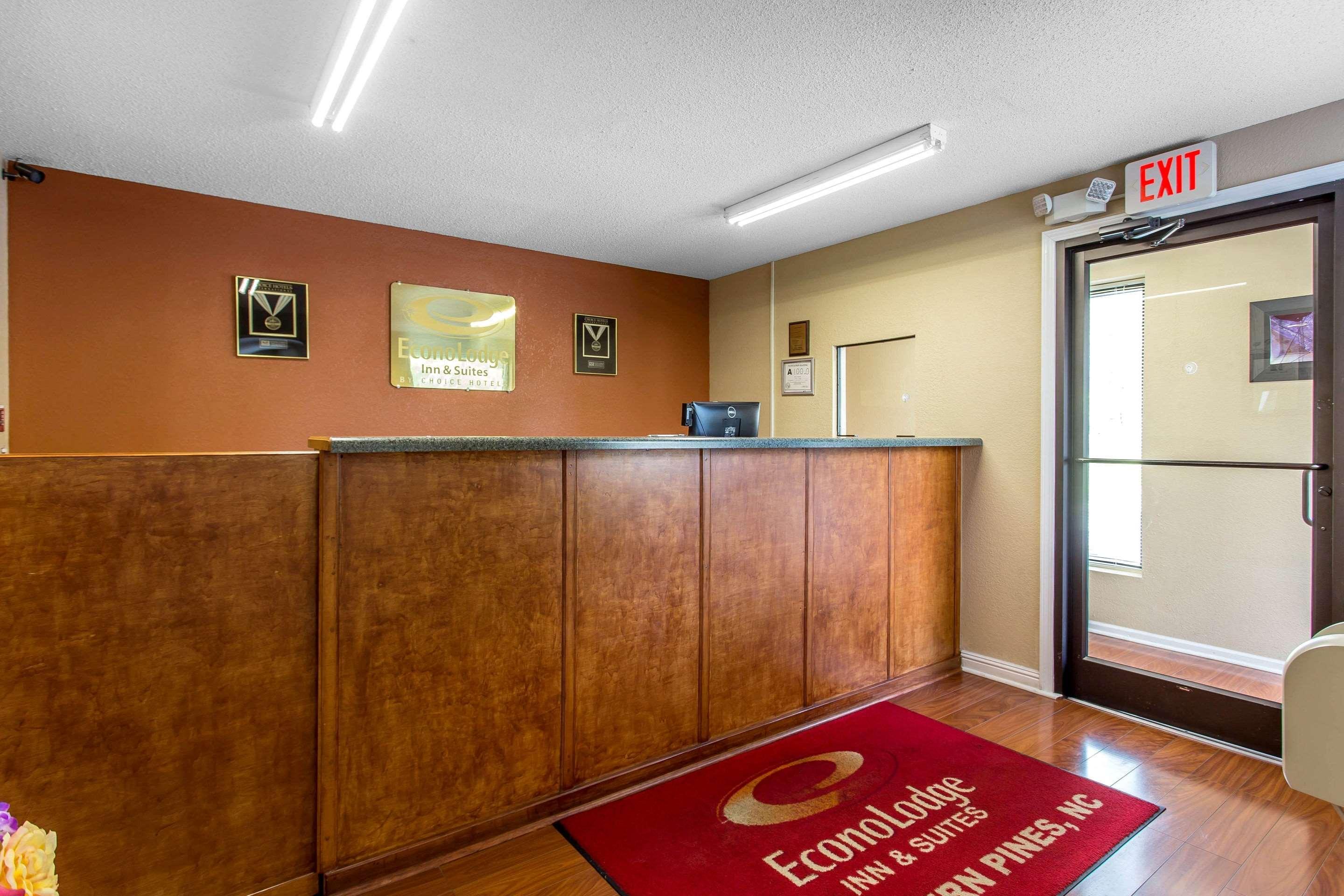 Econo & 2* Southern Pines