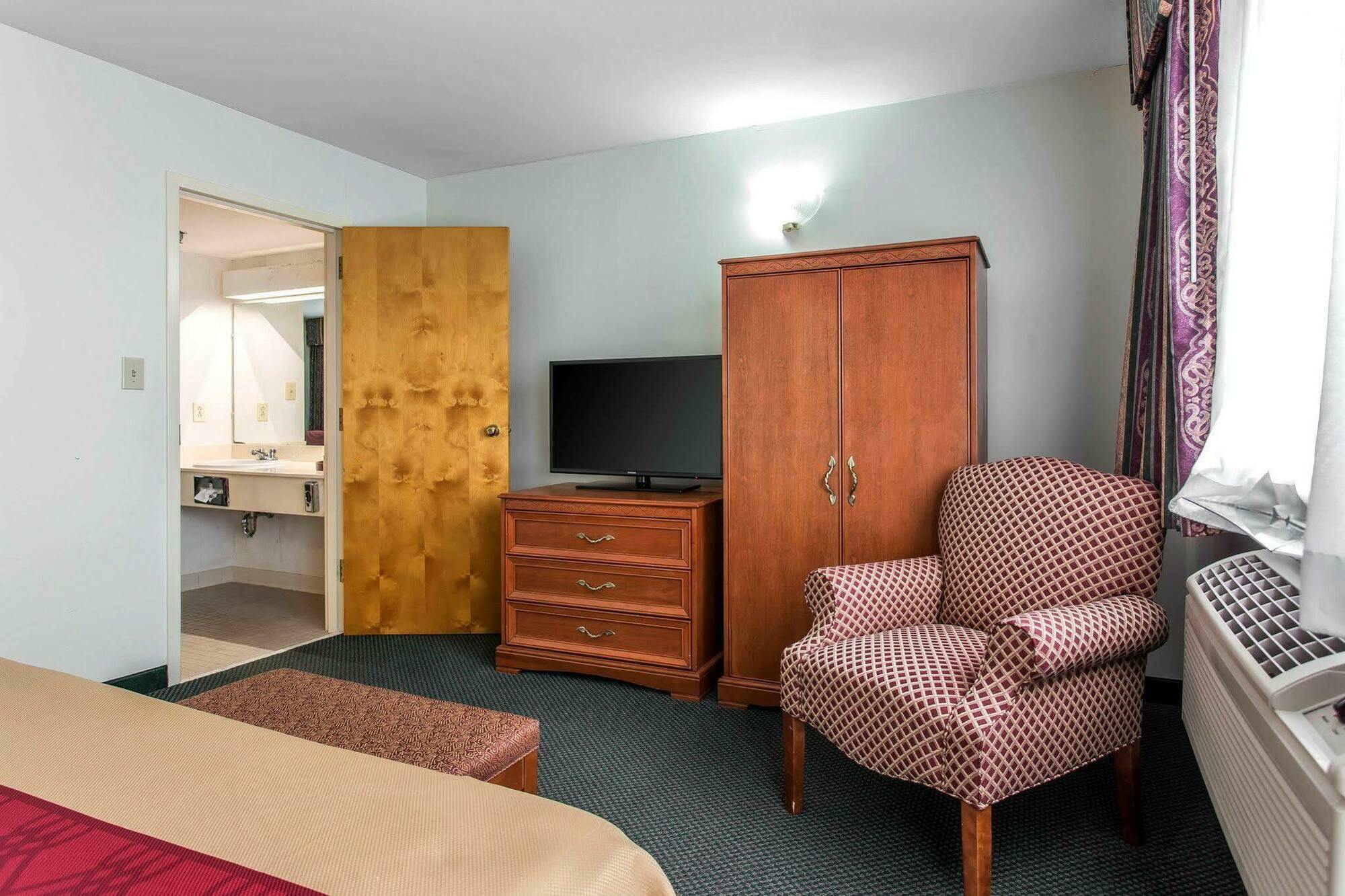 Econo & Hotel 2*